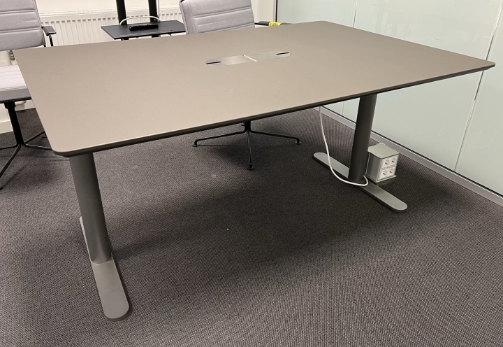 Møtebord i mørk grå linoleum / mørk