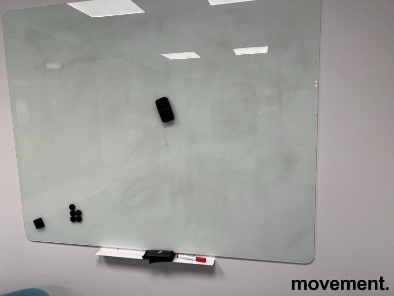 Solgt!Whiteboard i glass, 150x120cm, pent