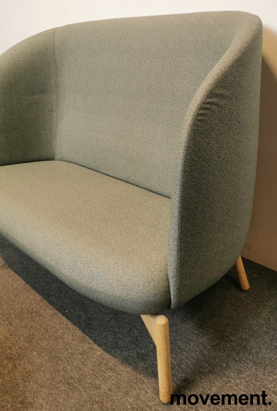 Solgt!Sofa i grønt stoff / eik fra - 3 / 3