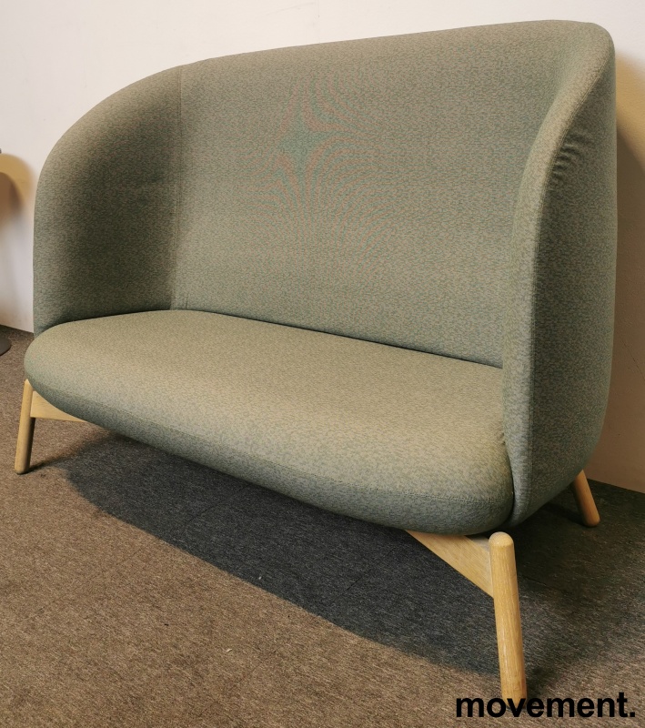 Solgt!Sofa i grønt stoff / eik fra - 1 / 3