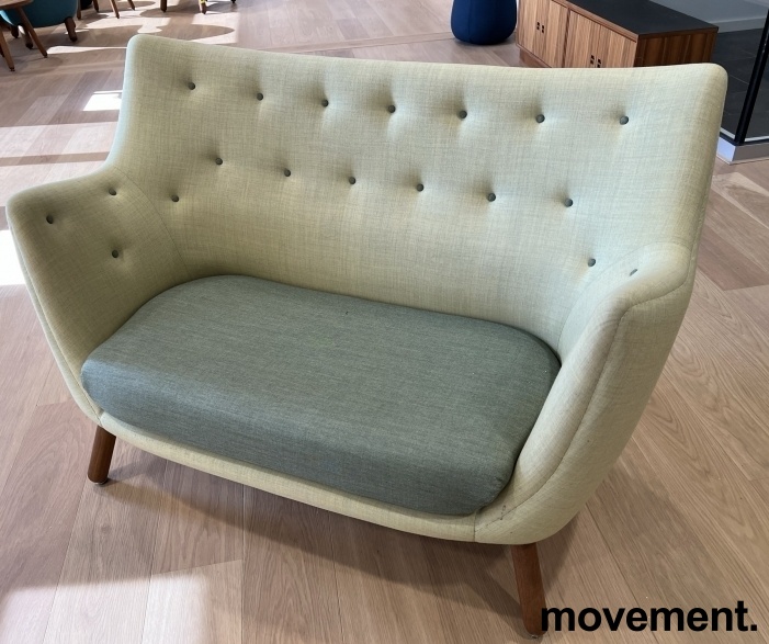Solgt!2-seter sofa i lyst grønt stoff med - 2 / 3