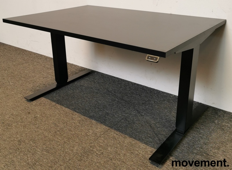 Solgt!Skrivebord med elektrisk hevsenk i - 1 / 3