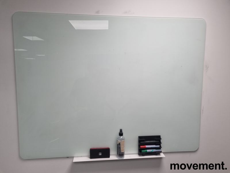 Solgt!Whiteboard i glass fra Lintex,