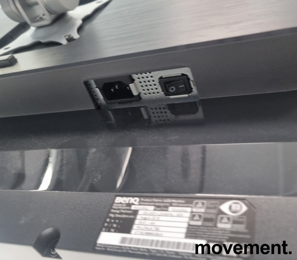 Solgt!Skjermoppsett med 2 stk Benq 32toms - 3 / 9