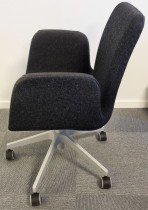 IKEA Patrik konferansestol i koksgråttt ullstoff på hjul, pent brukt