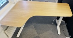 IKEA Bekant elektrisk hevsenk i eik / hvitt, 160x110cm, venstreløsning, pent brukt
