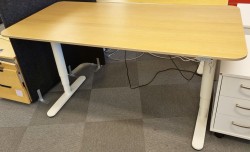 IKEA Bekant elektrisk hevsenk i eik / hvitt, 160x80cm, pent brukt