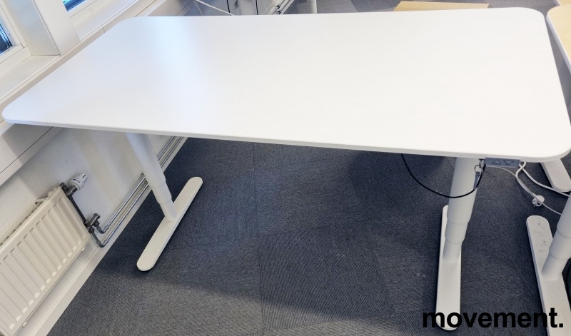 Solgt!IKEA Bekant elektrisk hevsenk - 1 / 4