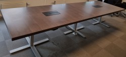 Møtebord fra Expo Nova, 400x120cm, passer 12-16 personer, noe slitasje plater
