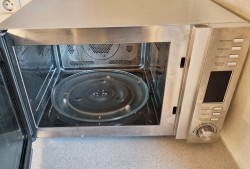 Kenwood mikrobølgeovn med varmluft, frittstående K30CSS14E, stål/sølvfarget, pent brukt