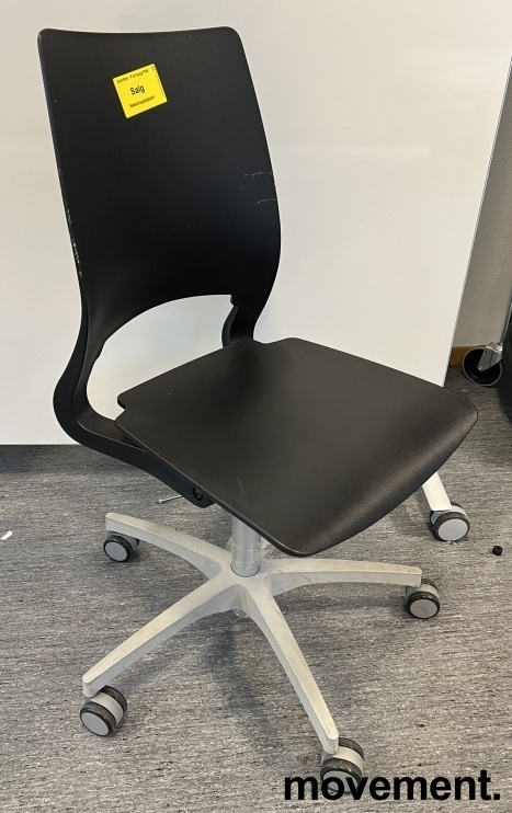 Solgt!Enkel kontorstol / elevstol fra - 1 / 3