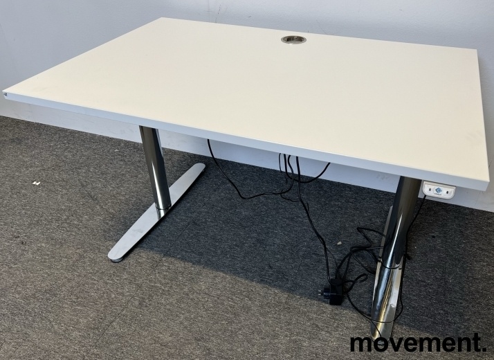 Solgt!Skrivebord med elektrisk hevsenk i - 1 / 3