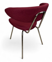 Konferansestol / besøksstol i lilla ullstoff / krom fra Mitab, modell Ving, design: Jurij Rahimkulov, NYTRUKKET