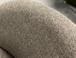 ForaForm Planet Loungestol i brun/gråmelert ullstoff / krom, design: Svein Ivar Dysthe, Norsk klassiker, NYTRUKKET