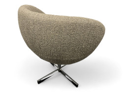 ForaForm Planet Loungestol i varmgrått boucle-stoff / krom, design: Svein Ivar Dysthe, Norsk klassiker, NYTRUKKET