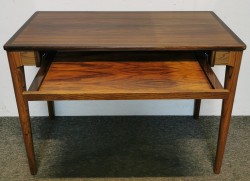 Kompakt skrivebord / konsollbord, Bali-serie, 100x45cm, uttrekkbar plate for tastatur etc., pent brukt