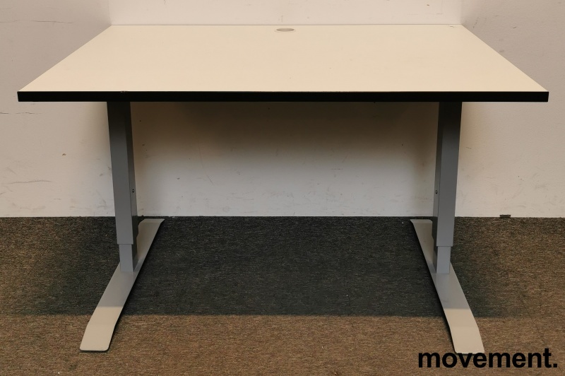 Solgt!Skrivebord med manuelt justerbar - 1 / 2