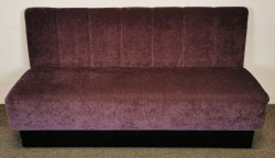 Pent brukt 2-seter sofa / sofabenk i lilla stoff fra Niche, bredde 172cm, pent brukt