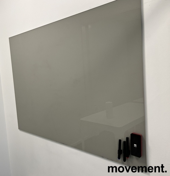 Solgt!Whiteboard i varmgrått glass fra