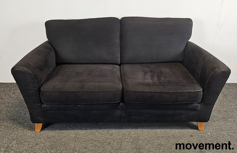 Solgt!2seter sofa fra Formfin, i sort - 1 / 2