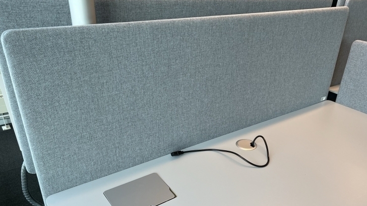 Bordskillevegg fra Duba B8 i grått