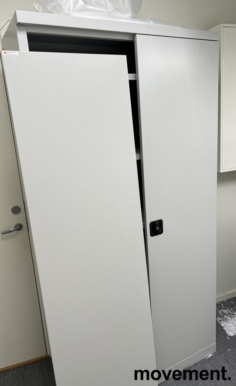 Solgt!Stålskap i grått fra Sarpsborg