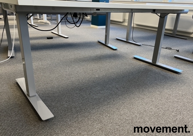 Solgt!Skrivebord med elektrisk hevsenk i - 2 / 3