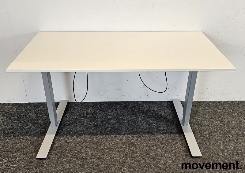 Solgt!Skrivebord med elektrisk hevsenk i - 1 / 2