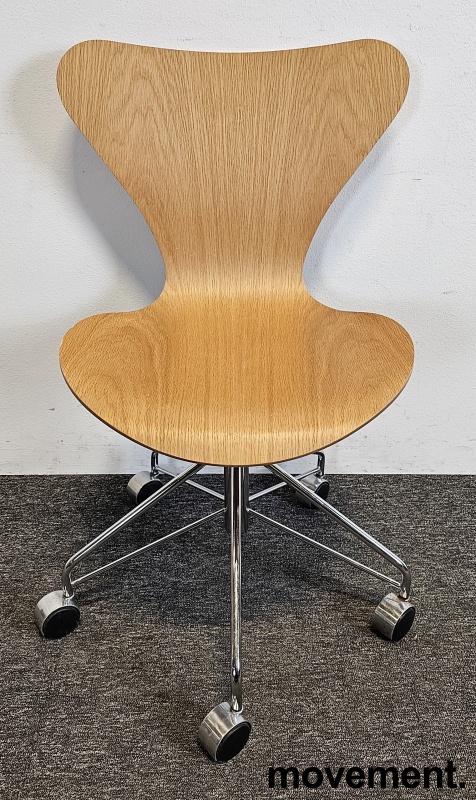 Solgt!Arne Jacobsen 7er-stol / syver-stol - 1 / 4