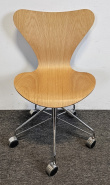Arne Jacobsen 7er-stol / syver-stol - 1 / 4