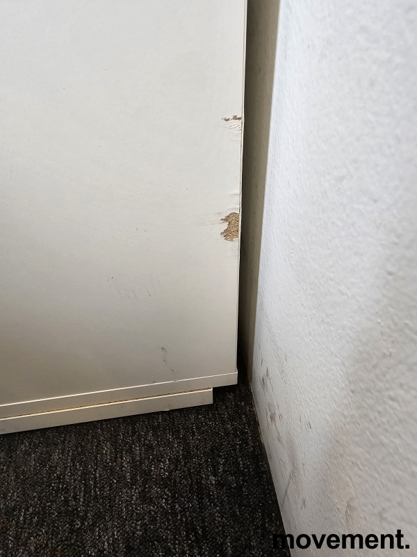 Solgt!Lukeskap i hvitt med kodelås, 12 - 6 / 6