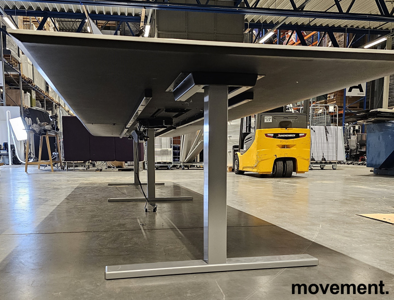Solgt!Møtebord / konferansebord i hvit / - 2 / 3