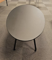 Loungebord i sort fra ForaForm, 140x70cm, høyde 50cm, pent brukt