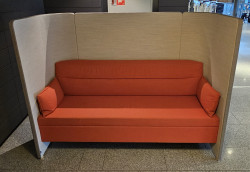 Loungesofa / alkovesofa fra EFG i grå / orange, 185cm bredde, Surround, pent brukt