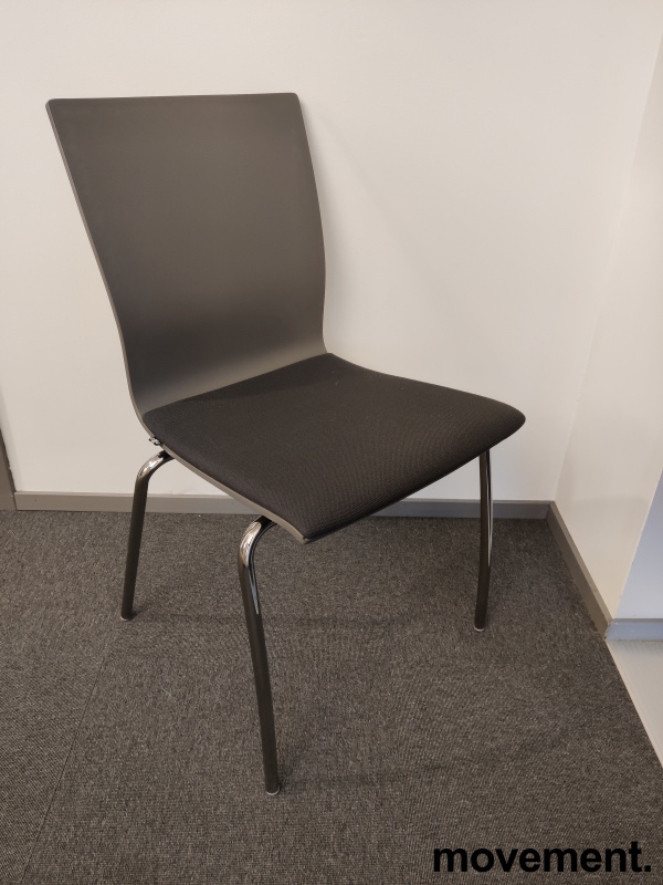Solgt!Konferansestol fra EFG i gråbeiset - 1 / 3