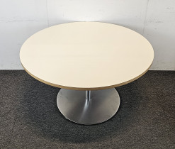 Rundt bord i hvit fra klaessons, Ø=120cm, H=73cm, pent brukt