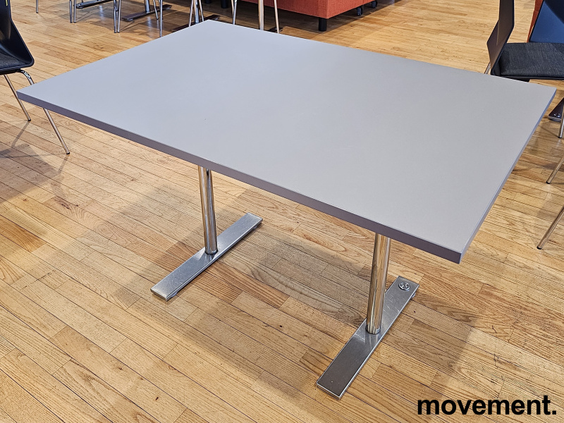 Solgt!Kompakt møtebord / kantinebord i - 1 / 2