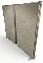 Skillevegg i aluminium / grå ullfilt, 158cm høyde, 190cm bredde, består av 2 moduler, pent brukt
