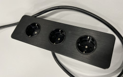 Strømfordeler / forgrener / skjøteledning med 3 stk stikk for nedfelling i bordplate, Götessons Table Top slim, pent brukt