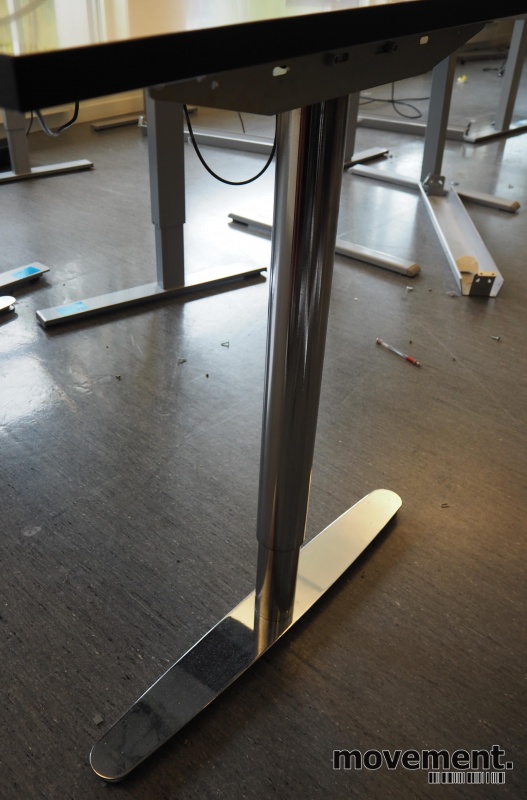 Solgt!Skrivebord med elektrisk hevsenk i - 3 / 3