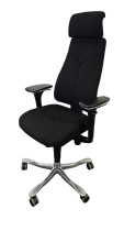 Kontorstol: Kinnarps Synchrone 8000, høy rygg med Y-søm, armlener, nakkepute i stoff, NYTRUKKET i sort