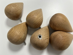 Normann Copenhagen Dropit, jakkehengere i eik, 6 knagger selges samlet, pent brukt