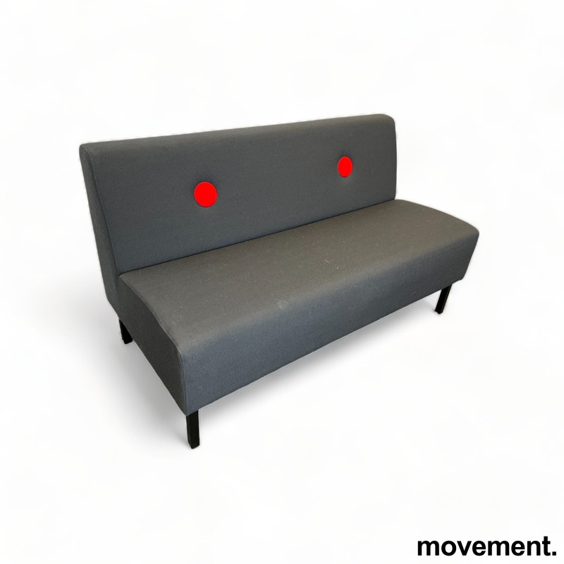 2-seter sofa i mørkt grått stoff