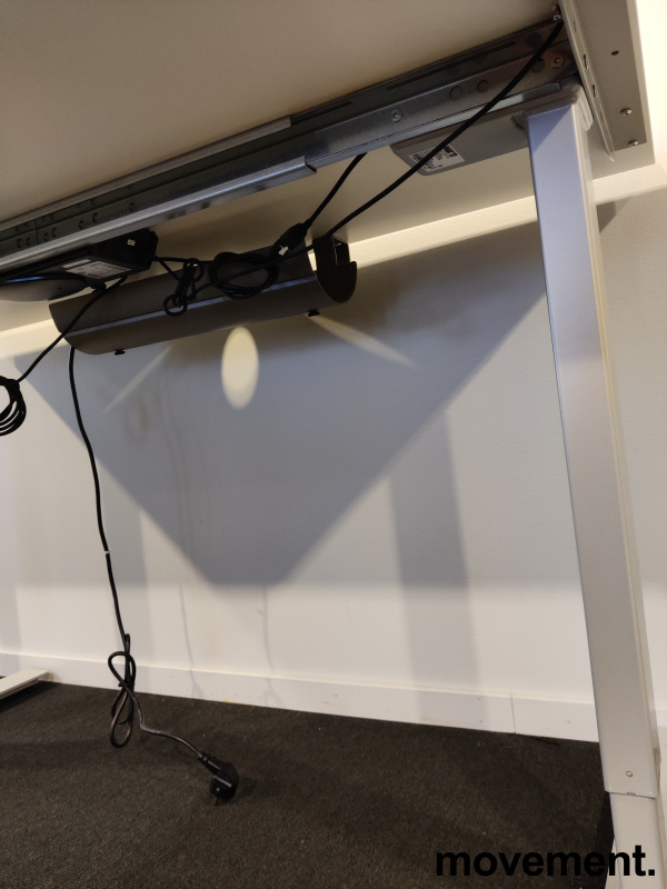 Solgt!Skrivebord med elektrisk hevsenk i - 3 / 3