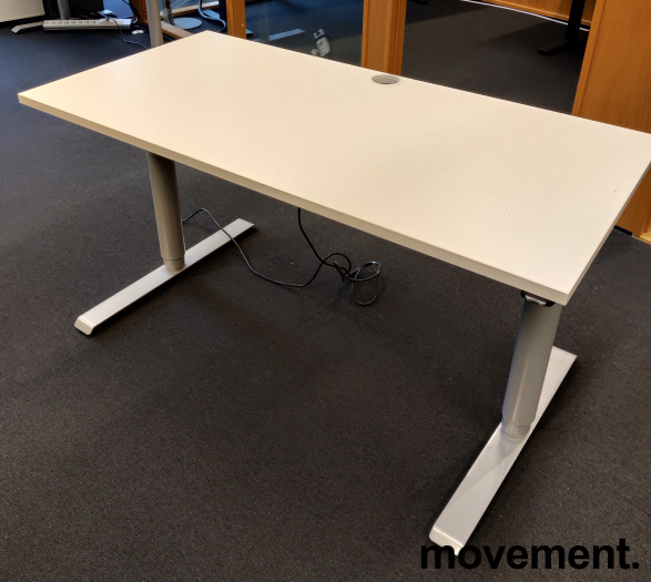 Solgt!Skrivebord med elektrisk hevsenk i - 2 / 4