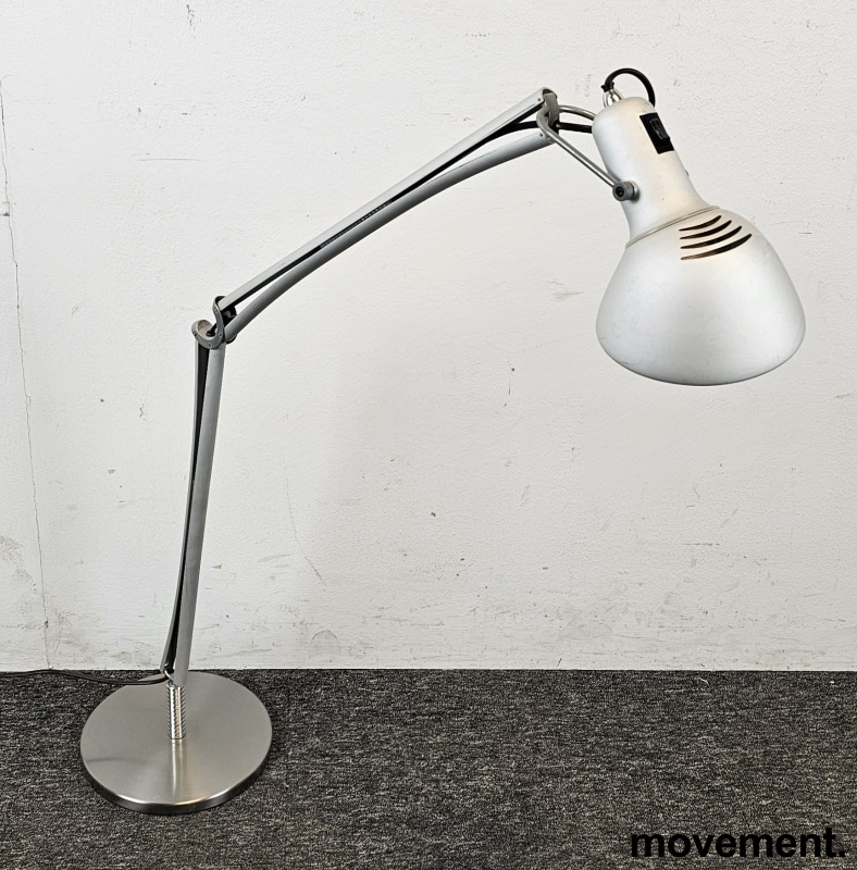 Skrivebordslampe i aluminium fra - 2 / 4