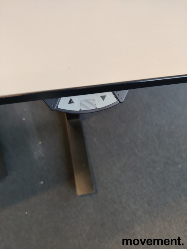 Solgt!Skrivebord med elektrisk hevsenk i - 5 / 6
