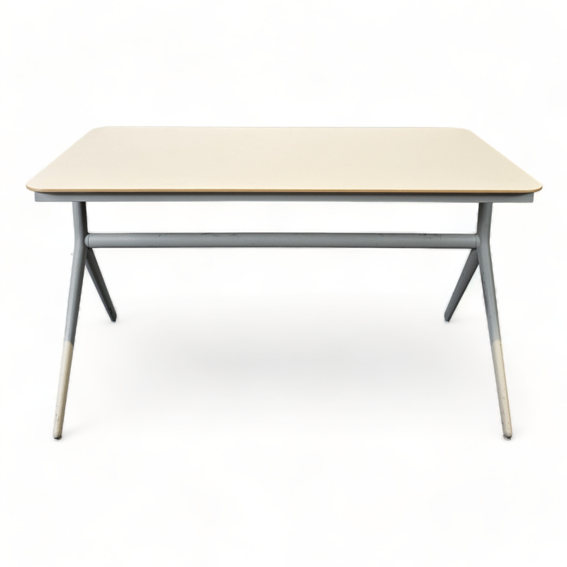 Lite møtebord / skrivebord fra