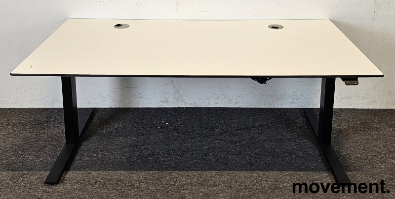Solgt!Skrivebord med elektrisk hevsenk i - 2 / 3