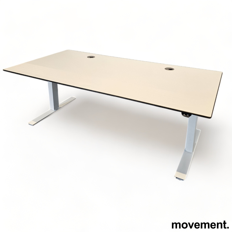 Solgt!Skrivebord med elektrisk hevsenk i - 2 / 2